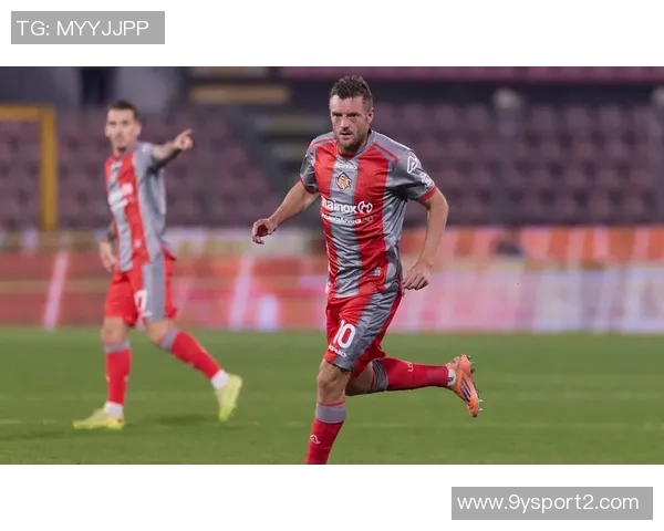 瓦尔迪38岁迎来新里程碑终于为克雷莫内塞打入首球 瓦尔迪38岁迎来新里程碑终于为克雷莫内塞打入首球