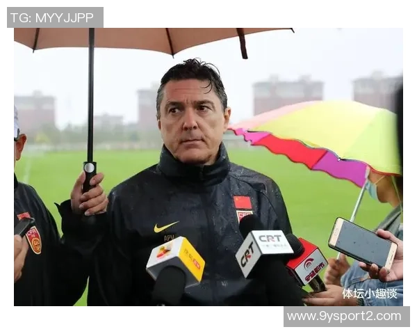 斯波指出双方球员对场地状况不满工作人员确认场地条件明显不合格