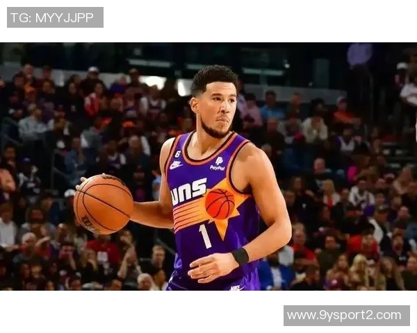 布克谈球队氛围：每天进步心态教练支持让我们乐在其中